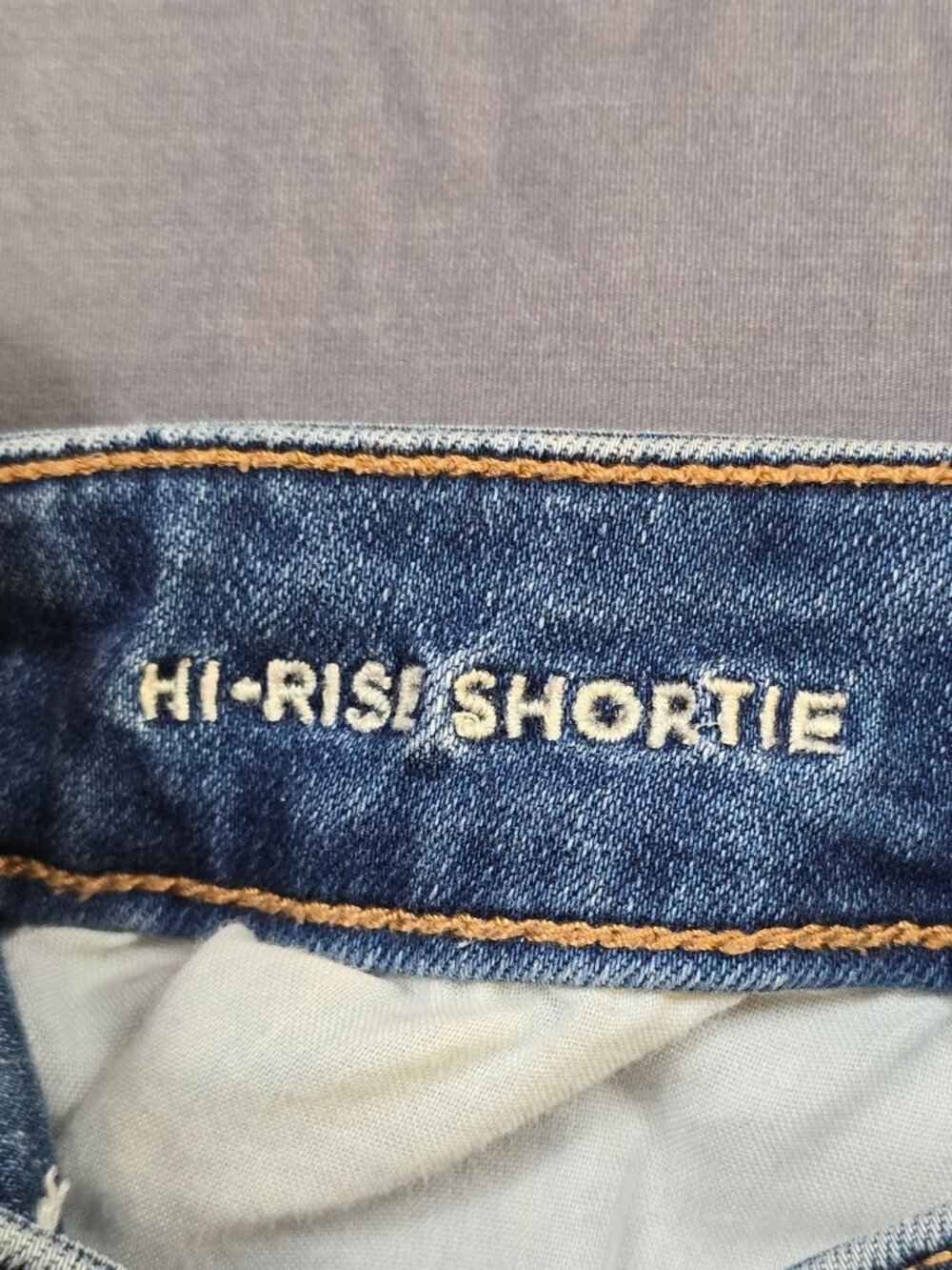 American Eagle Hi Rise Shortie Denim Shorts 4 Super Stretch Frayed Hem Distresse - Picture 4 of 5